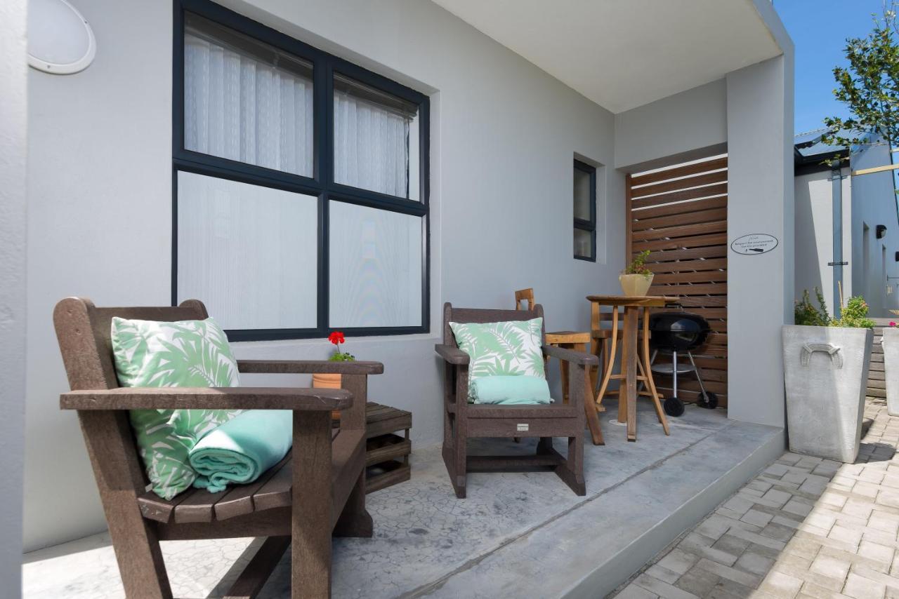 Stay At Friends Economic Rooms Malkopvlei Bagian luar foto
