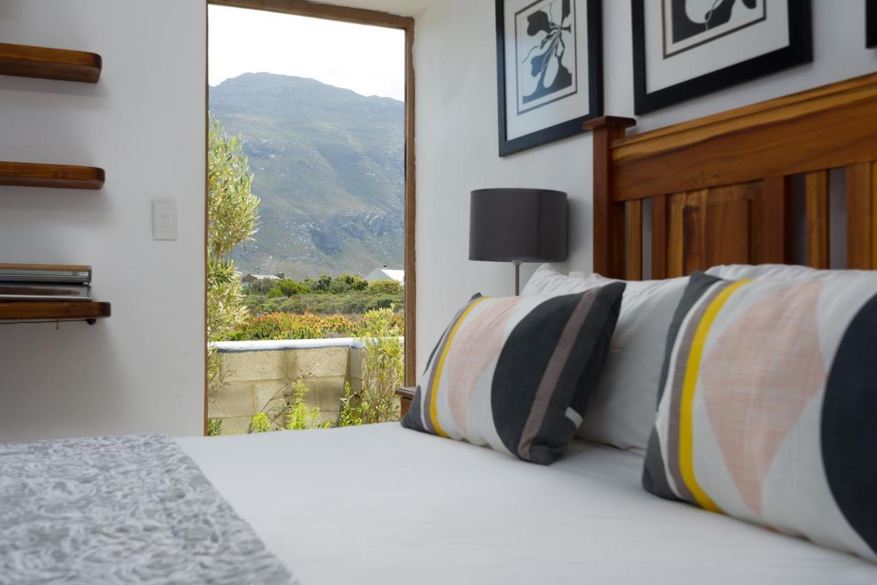 Stay At Friends Economic Rooms Malkopvlei Bagian luar foto