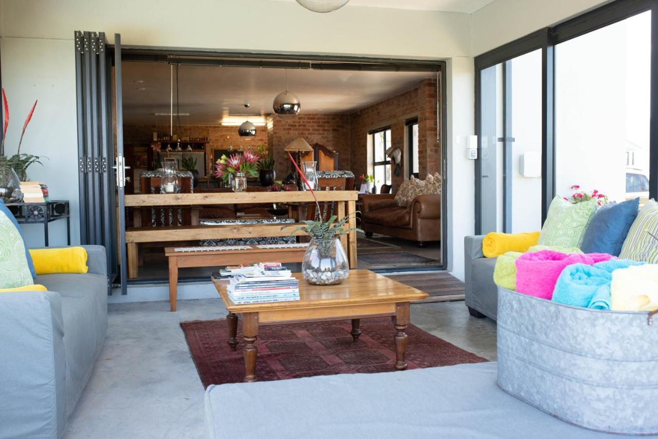 Stay At Friends Economic Rooms Malkopvlei Bagian luar foto